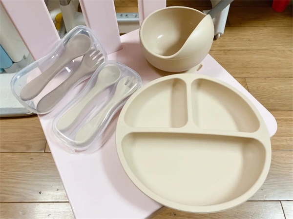 硅膠餐具油膩難洗怎么辦？
